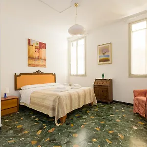 Kyra's House Apartamento
