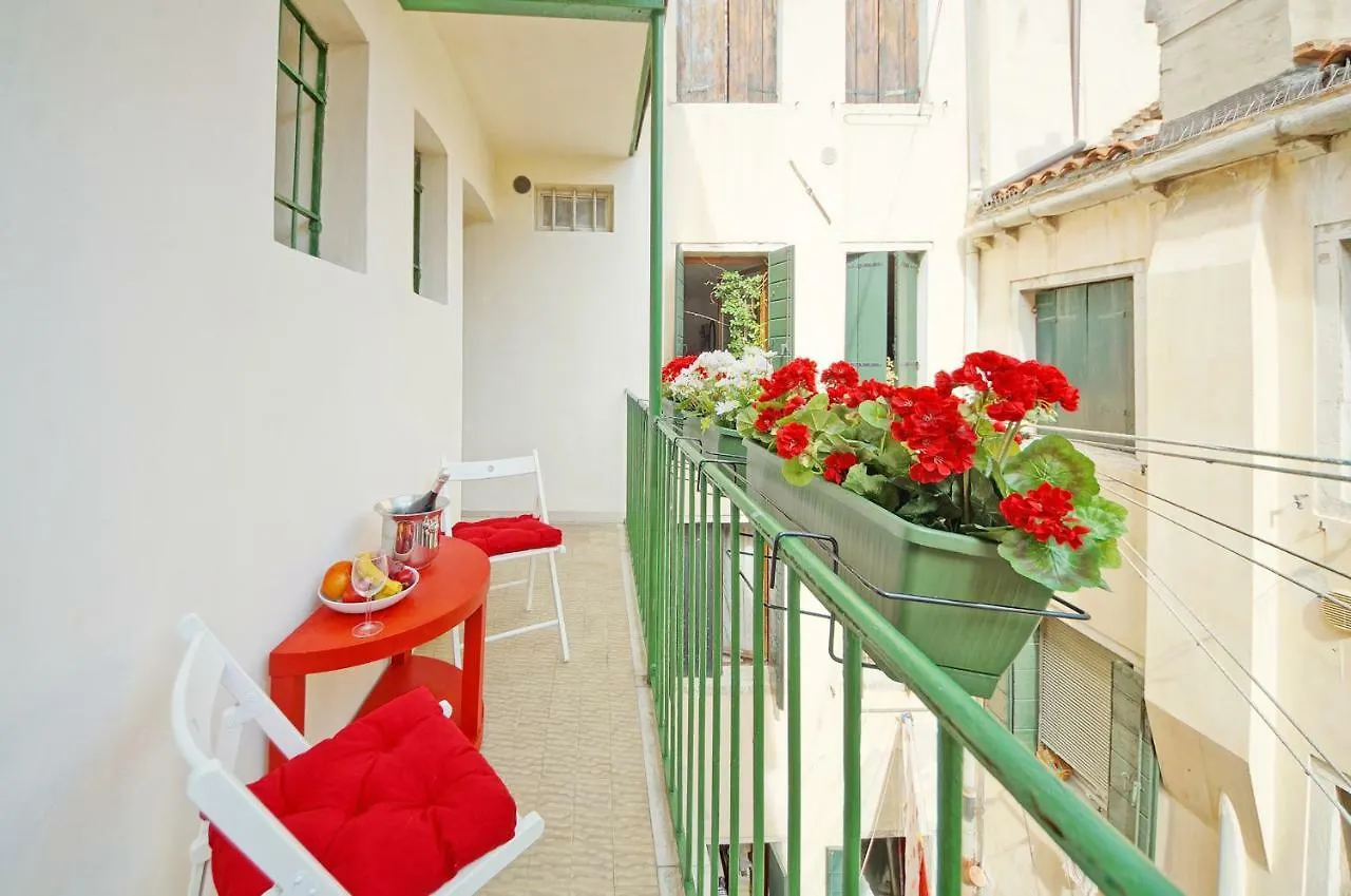 Calle Dei Fabbri Apartment Venice Italy